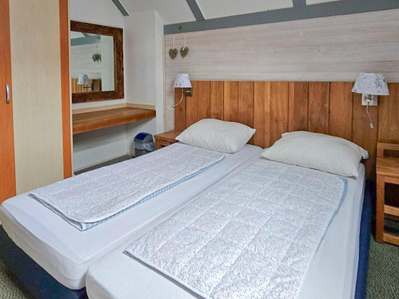 Ferienhaus "Gestiefelter Kater" Am See Im Bergland Kirchheim  Exterior photo